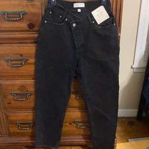 Abercrombie black high rise dad jean asymmetrical button: Size 4 short